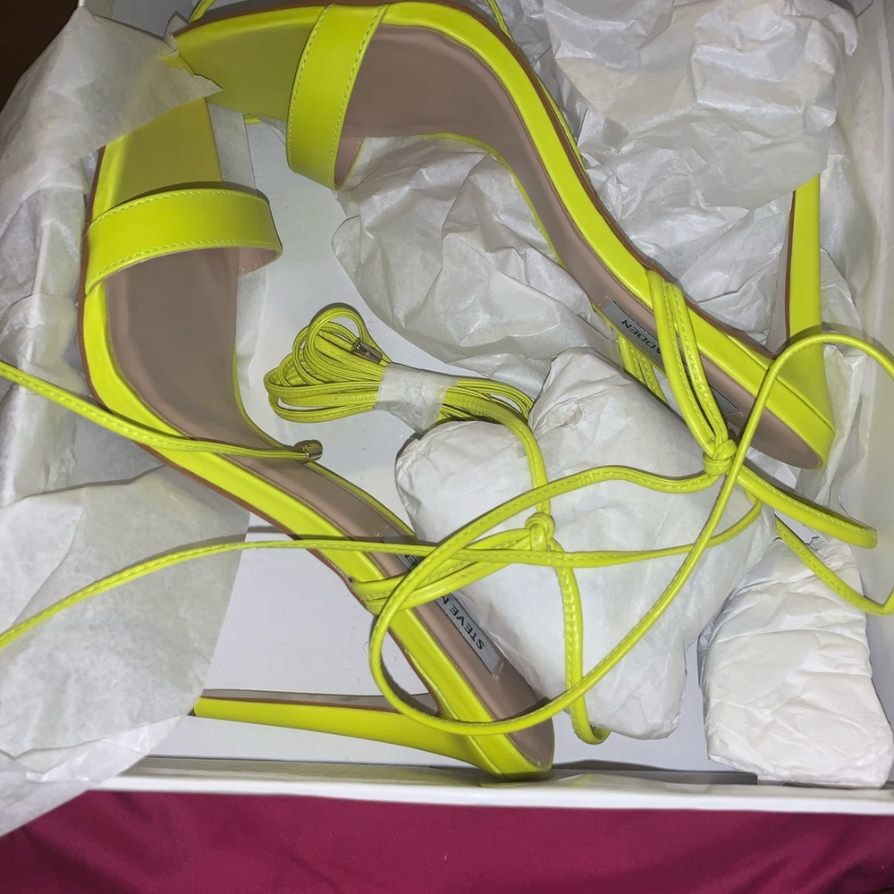 Steve Madden Level Lime Heels